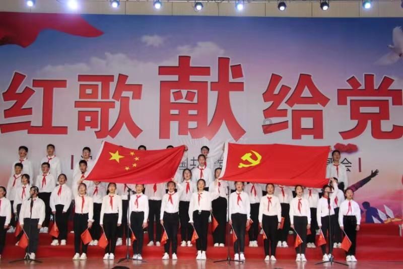 小米限定礼盒震撼来袭：科技与潮流的完美融合