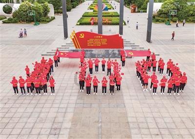 恐龙绝地逃生
