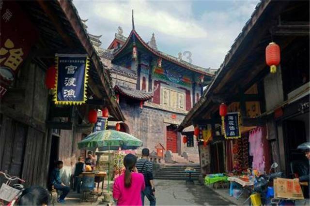 纯净宁静!贵州黔东南大峡谷大雪纷飞如梦境